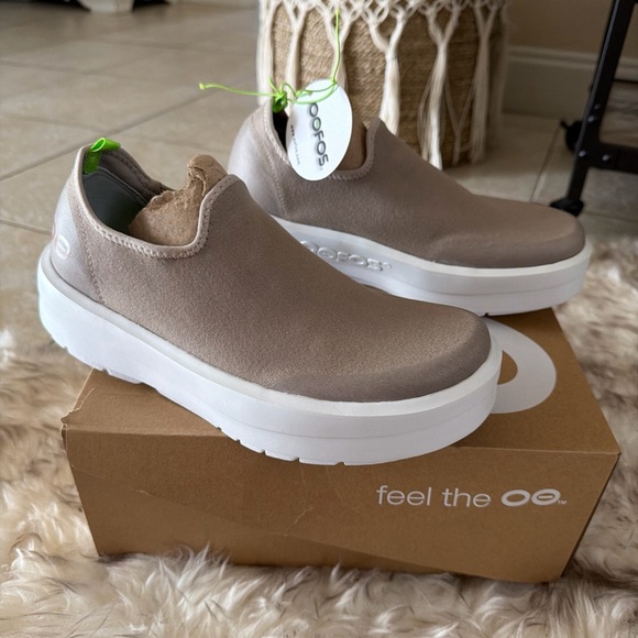 OOFOS Oomg Eezee Shoes Low Top Soft Slip On Sneakers Womens 8.5 Recovery Support - Picture 6 of 12